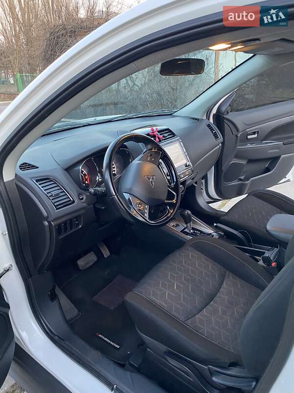 Внедорожник / Кроссовер Mitsubishi RVR 2021 в Александрие