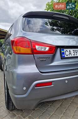 Внедорожник / Кроссовер Mitsubishi RVR 2011 в 