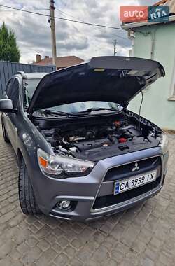 Внедорожник / Кроссовер Mitsubishi RVR 2011 в 