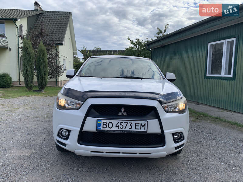 Mitsubishi RVR 2011