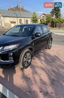 Позашляховик / Кросовер Mitsubishi RVR 2021 в 