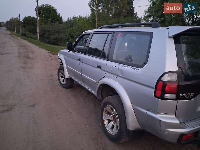 Позашляховик / Кросовер Mitsubishi Shogun 2005 в 