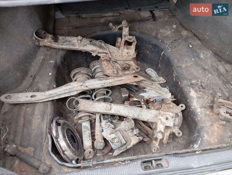 Седан Mitsubishi Sigma 1992 в Килии фото 5 Седан Mitsubishi Sigma 1992 в Килии