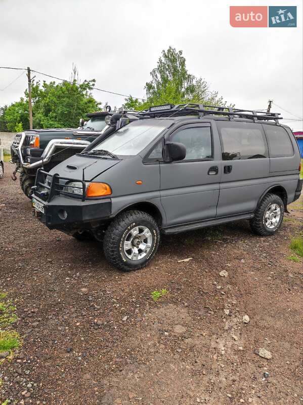 Минивэн Mitsubishi Space Gear 1995 в Житомире