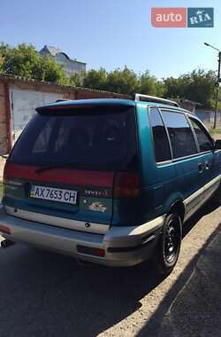 Минивэн Mitsubishi Space Runner 1996 в 