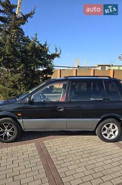 Минивэн Mitsubishi Space Runner 1997 в 