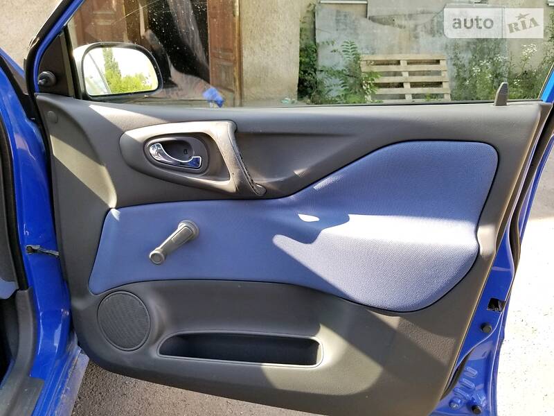 Минивэн Mitsubishi Space Star 2000 в Ужгороде