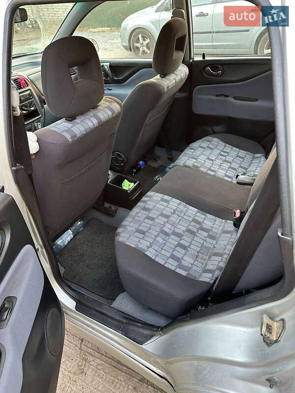 Минивэн Mitsubishi Space Star 2001 в Киеве