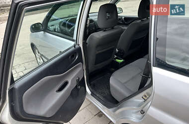 Минивэн Mitsubishi Space Star 2004 в 