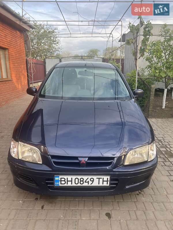 Минивэн Mitsubishi Space Star 2000 в 