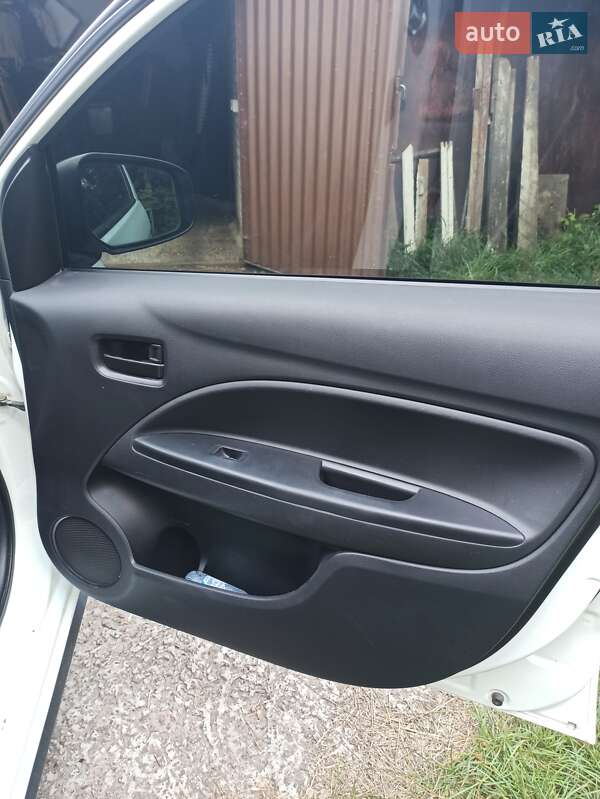 Хетчбек Mitsubishi Space Star 2015 в Сумах