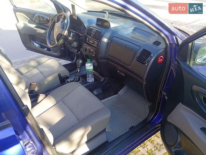 Мінівен Mitsubishi Space Star 2004 в Києві фото 5 Мінівен Mitsubishi Space Star 2004 в Києві