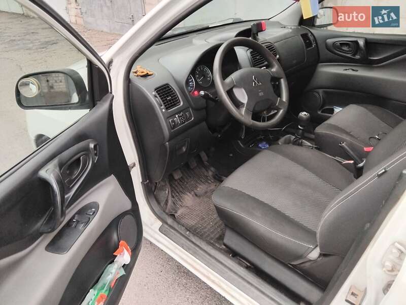 Минивэн Mitsubishi Space Star 2004 в Днепре