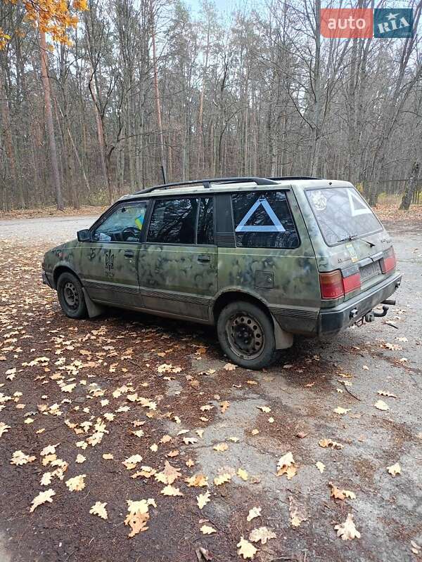 Минивэн Mitsubishi Space Wagon 1989 в Сумах