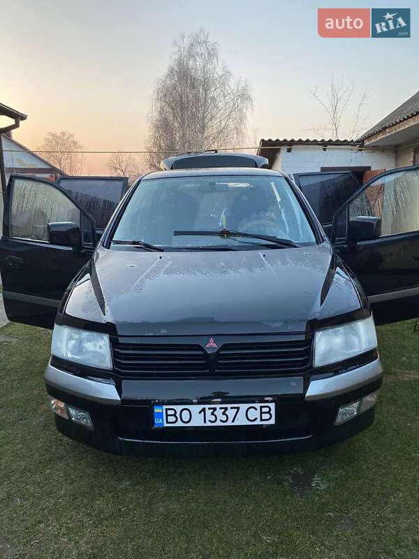 Минивэн Mitsubishi Space Wagon 2002 в Дубно