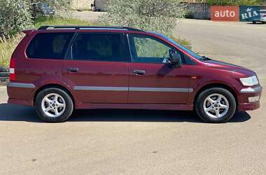 Мінівен Mitsubishi Space Wagon 1999 в 