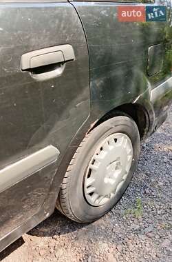 Минивэн Mitsubishi Space Wagon 2002 в 