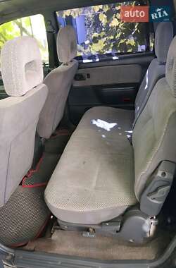 Минивэн Mitsubishi Space Wagon 2000 в 