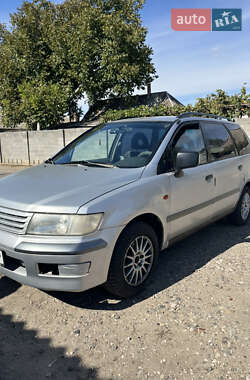 Минивэн Mitsubishi Space Wagon 2001 в 