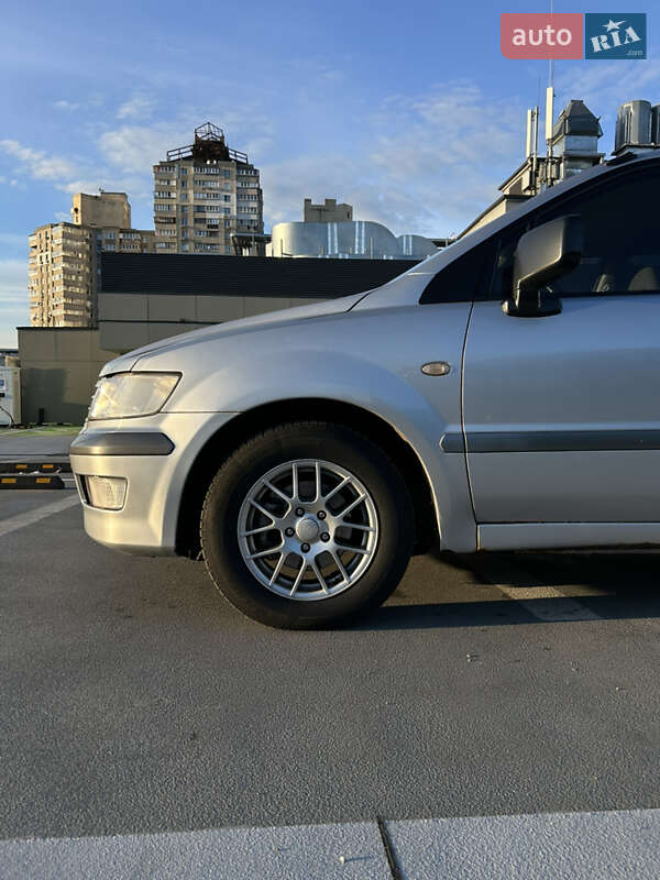 Минивэн Mitsubishi Space Wagon 2003 в Киеве