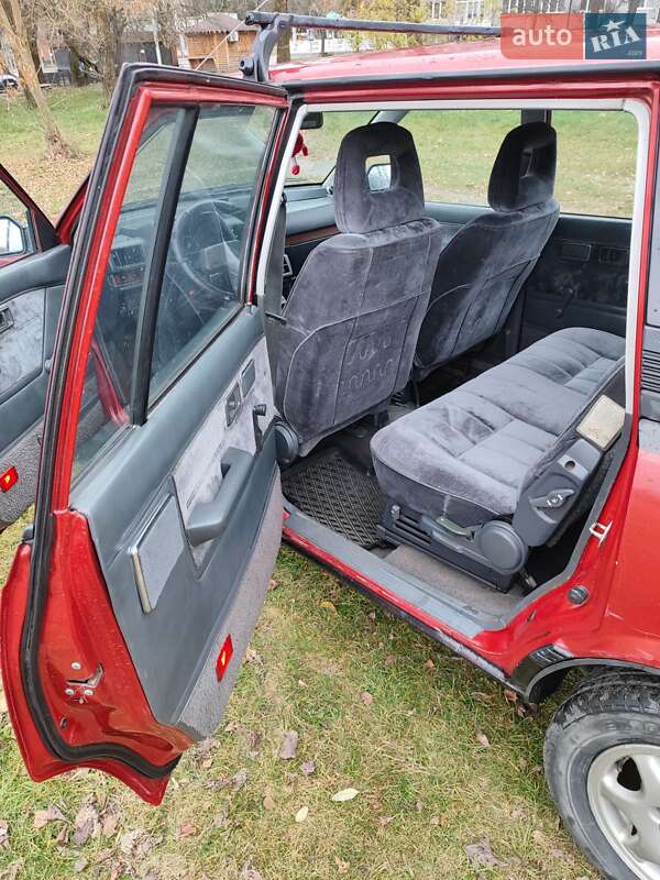 Минивэн Mitsubishi Space Wagon 1985 в Сарнах