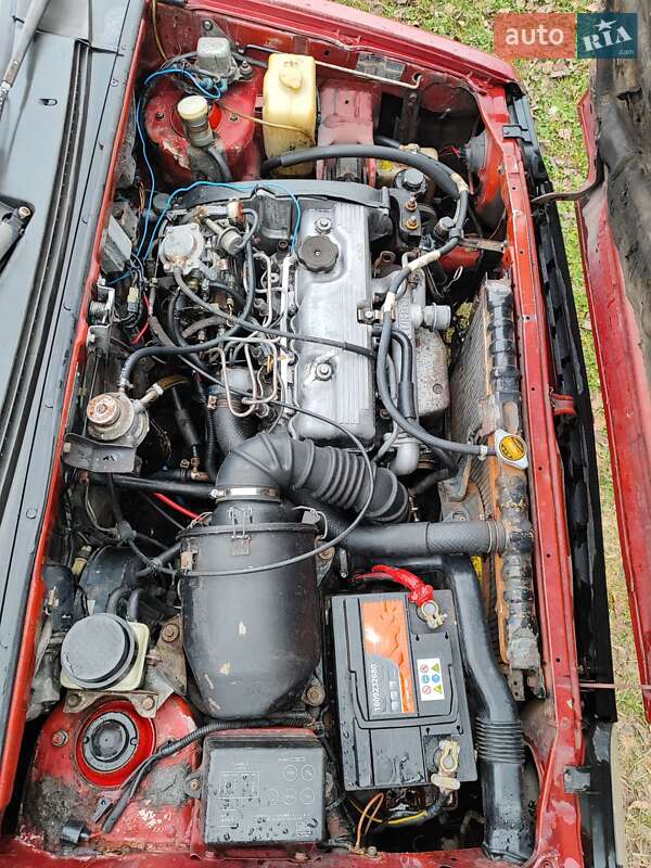 Минивэн Mitsubishi Space Wagon 1985 в Сарнах