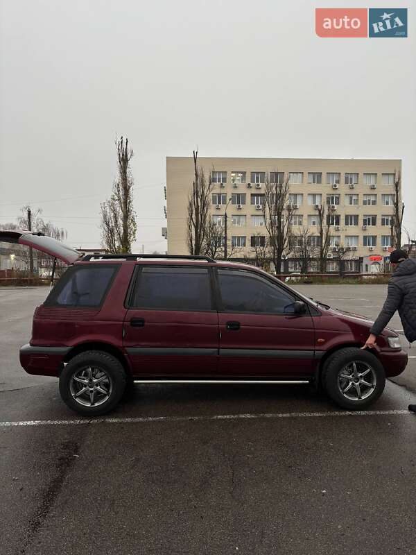 Минивэн Mitsubishi Space Wagon 1996 в Киеве