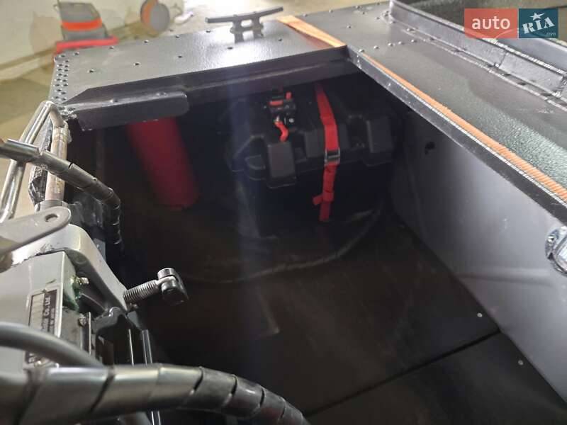 Катер МКМ Херсонка 1971 в Черновцах фото 10 Катер МКМ Херсонка 1971 в Черновцах