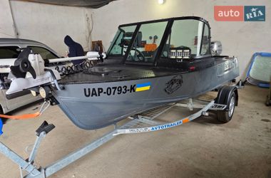 Катер МКМ Херсонка 1971 в Чернівцях