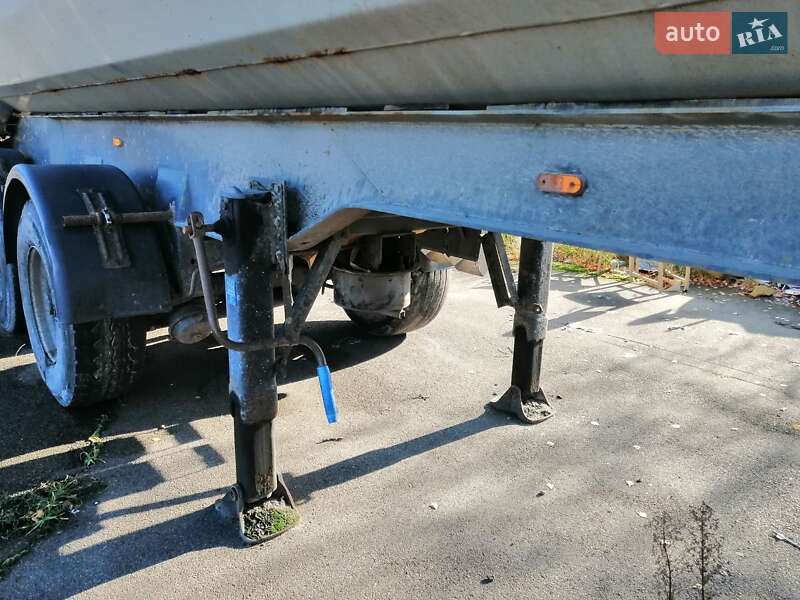 Самоскид напівпричіп Moeslein SMR-3 2006 в Кременчуці