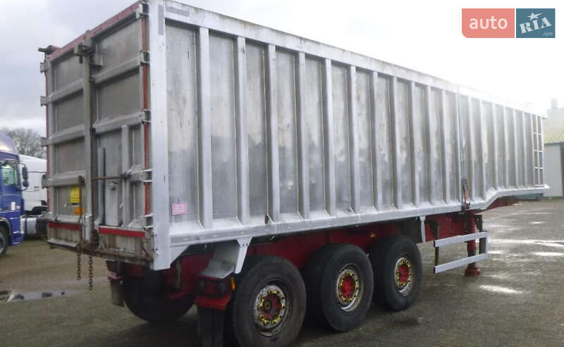 Самосвал полуприцеп Montracon Bulk Tipper 2013 в Ивано-Франковске