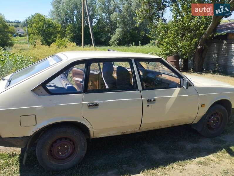 Хэтчбек Москвич/АЗЛК 2141 1990 в Соленом