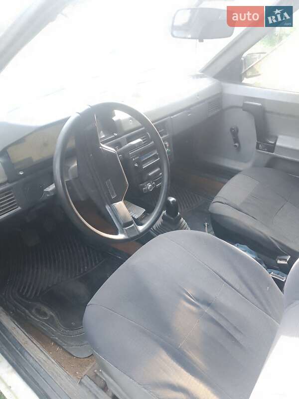 Седан Москвич/АЗЛК 2141 1999 в Клавдиевом-Тарасове