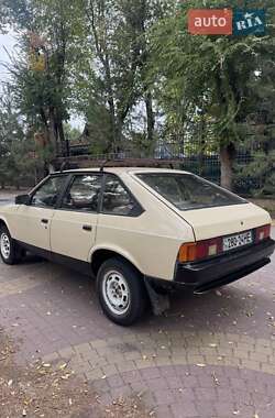 Хэтчбек Москвич/АЗЛК 2141 1990 в 