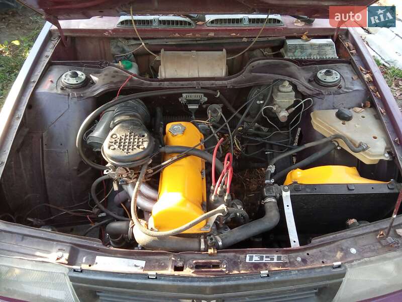 Хэтчбек Москвич/АЗЛК 2141 1987 в Чернигове фото Хэтчбек Москвич/АЗЛК 2141 1987 в Чернигове