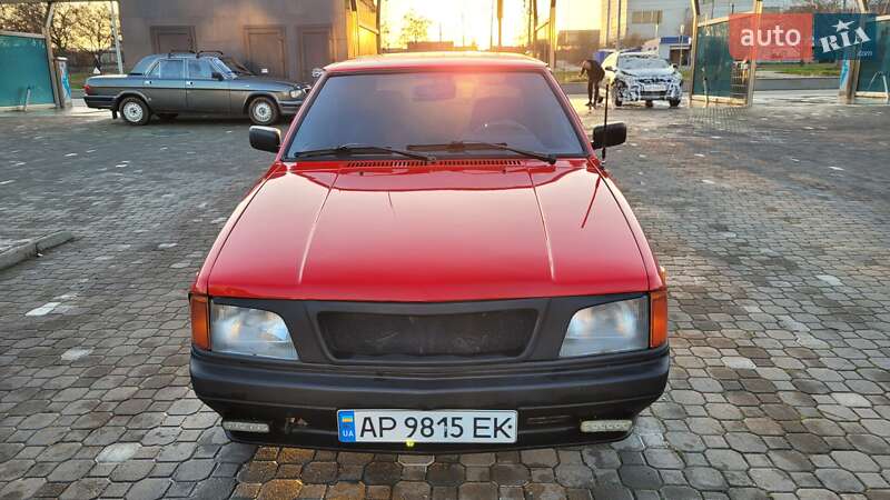 Хэтчбек Москвич/АЗЛК 2141 1990 в Запорожье