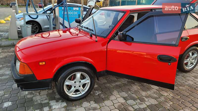 Хэтчбек Москвич/АЗЛК 2141 1990 в Запорожье