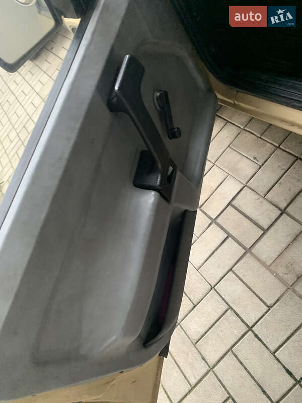 Хэтчбек Москвич/АЗЛК 2141 1991 в Днепре фото 15 Хэтчбек Москвич/АЗЛК 2141 1991 в Днепре