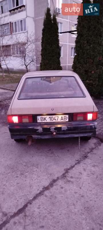 Хетчбек Москвич/АЗЛК 2141 1994 в Вараші