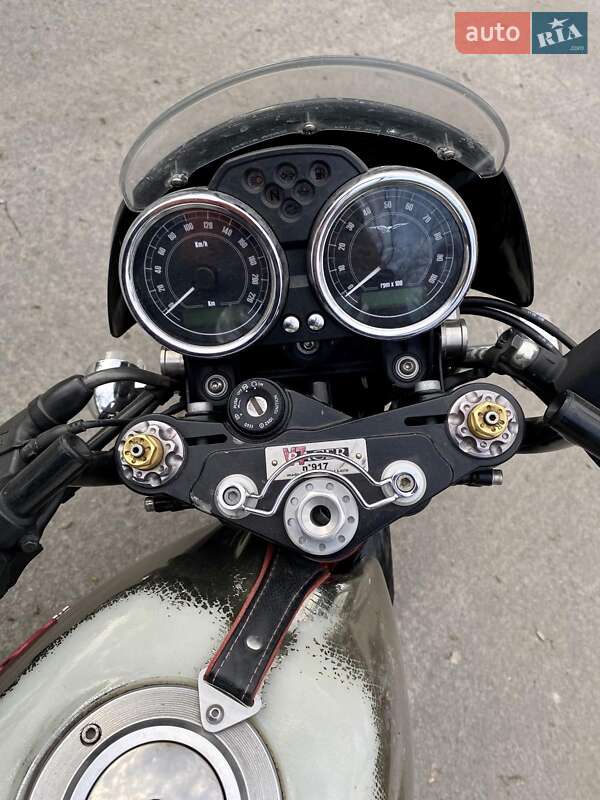 Кафе рейсер Moto Guzzi V7 Racer 2011 в Киеве