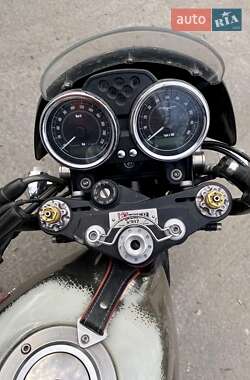 Кафе рейсер Moto Guzzi V7 Racer 2011 в 
