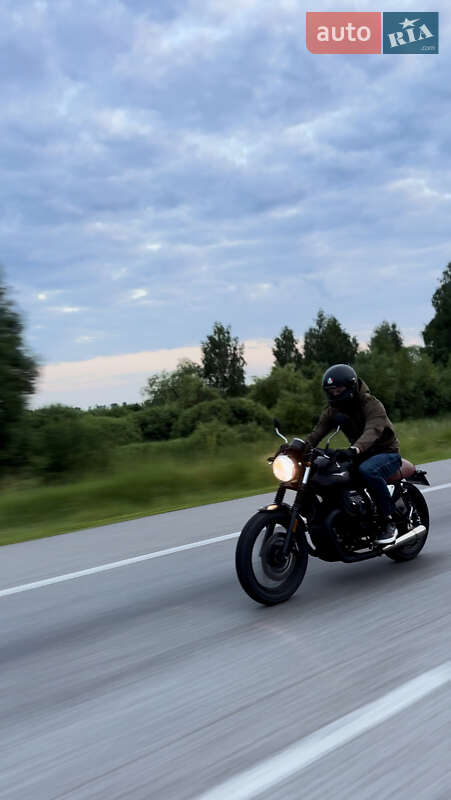Кафе рейсер Moto Guzzi V7 Stone 2017 в Киеве