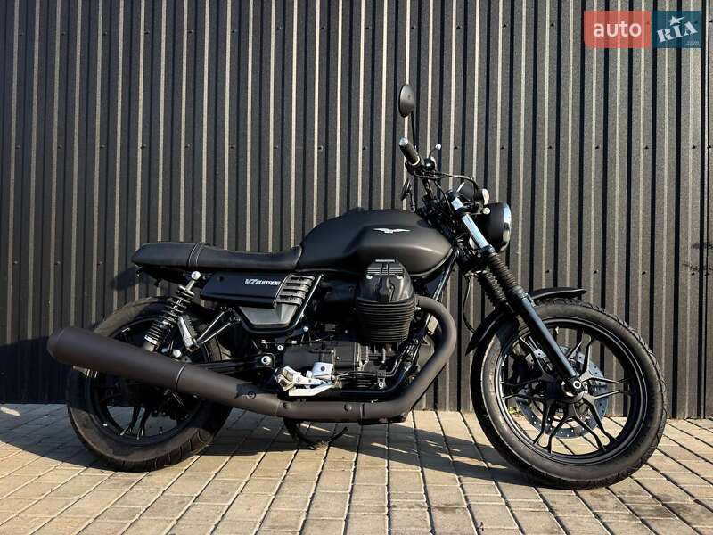 Moto Guzzi V7 Stone 2018 Moto Guzzi V7 Stone 2018