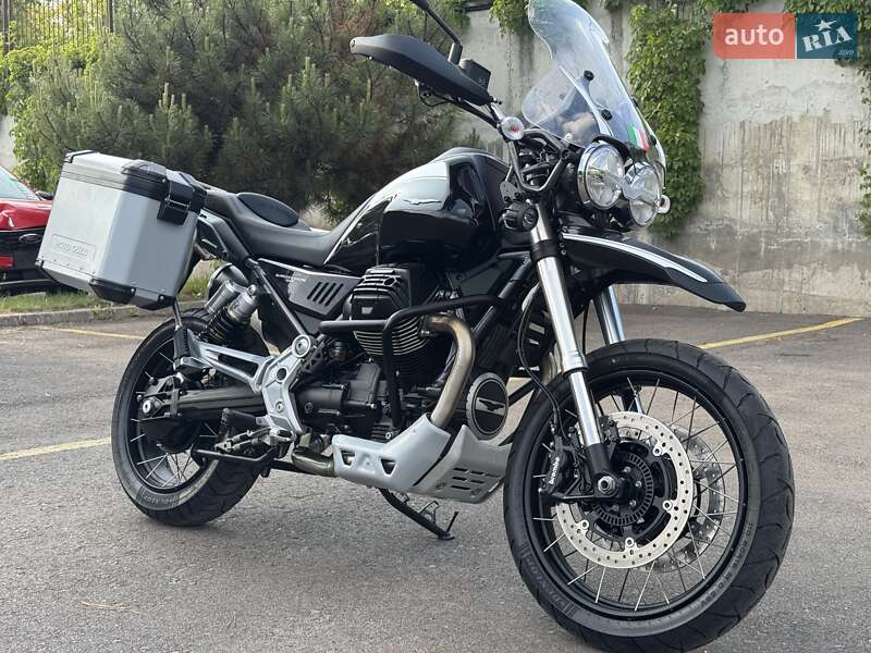 Moto Guzzi V85TT 2023