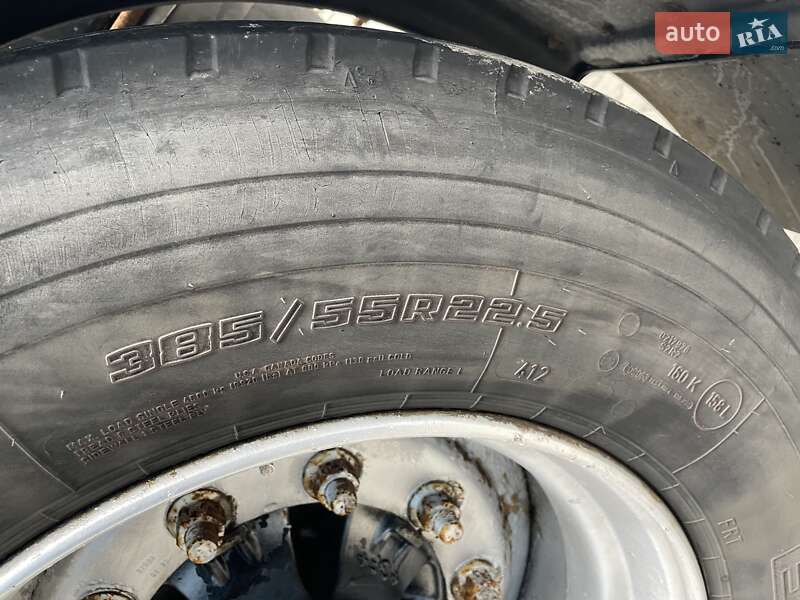 Контейнеровоз Mueller-Mitteltal T3 2007 в Чернівцях