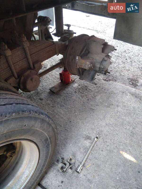 Бортовой полуприцеп Нефаз 9334 2006 в Карловке