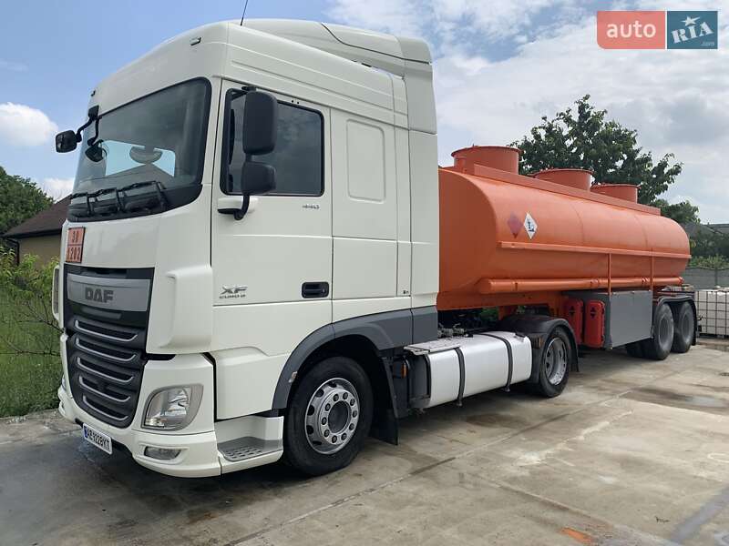 Цистерна полуприцеп Нефаз 9674 2002 в Днепре