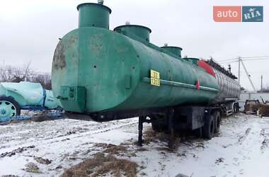 Цистерна полуприцеп Нефаз 9674 2002 в Днепре