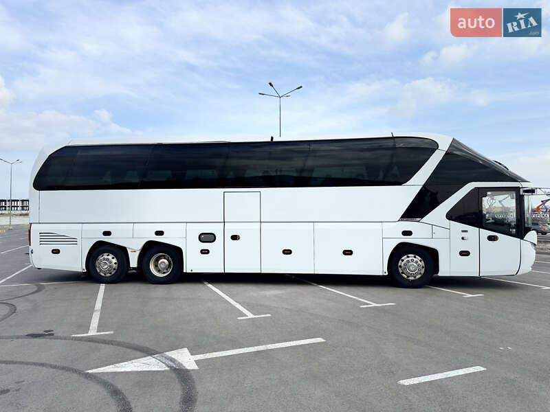 Туристичний / Міжміський автобус Neoplan N 5217 2011 в Чернівцях