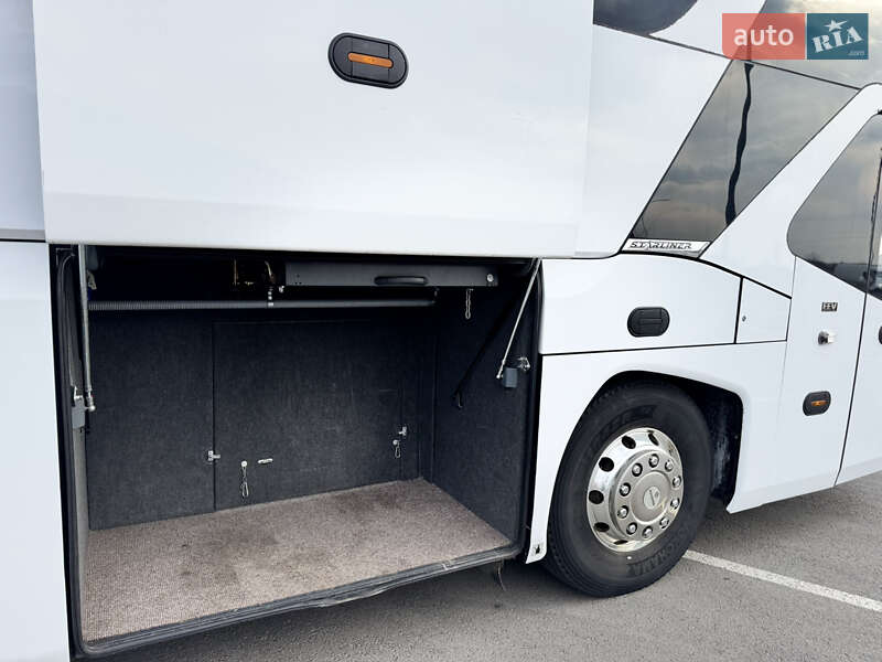 Туристичний / Міжміський автобус Neoplan N 5217 2011 в Чернівцях
